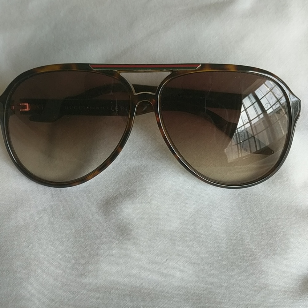 Unisex Gucci sunglasses